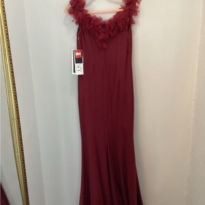 MGNY 72732, color wine, size 8,